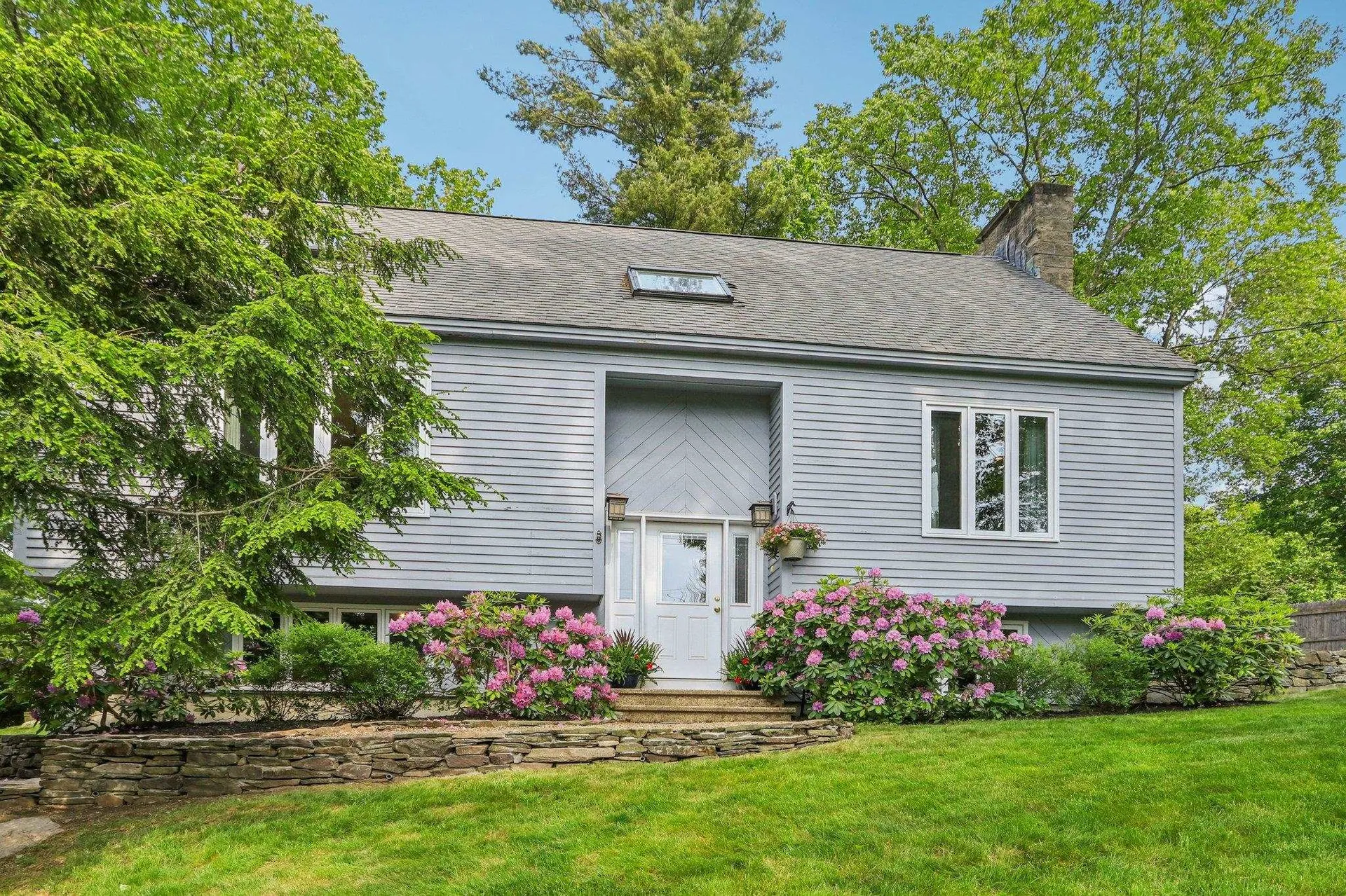 2 Warton Road Nashua NH 03062