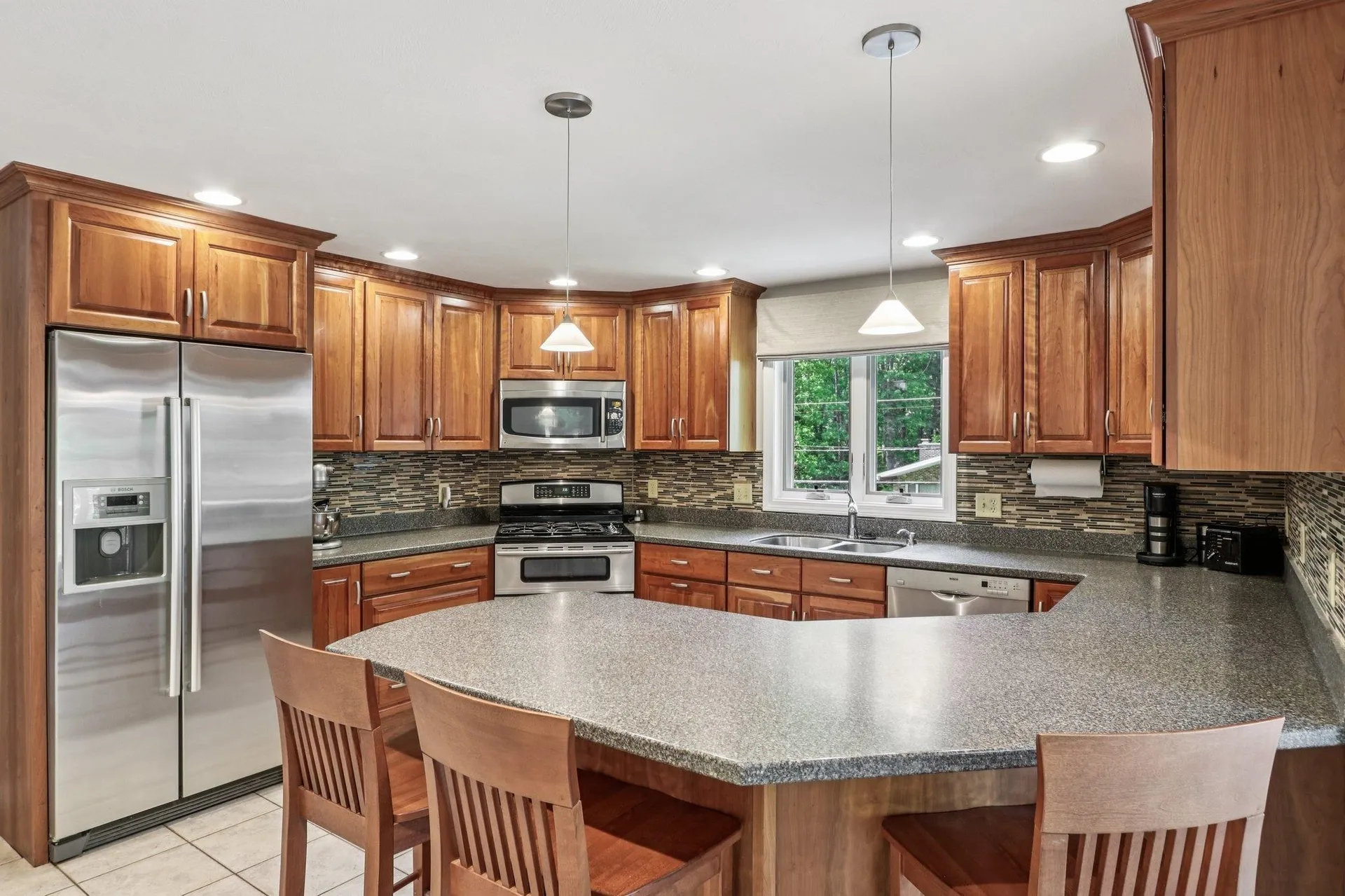 2 Warton Road Nashua NH 03062
