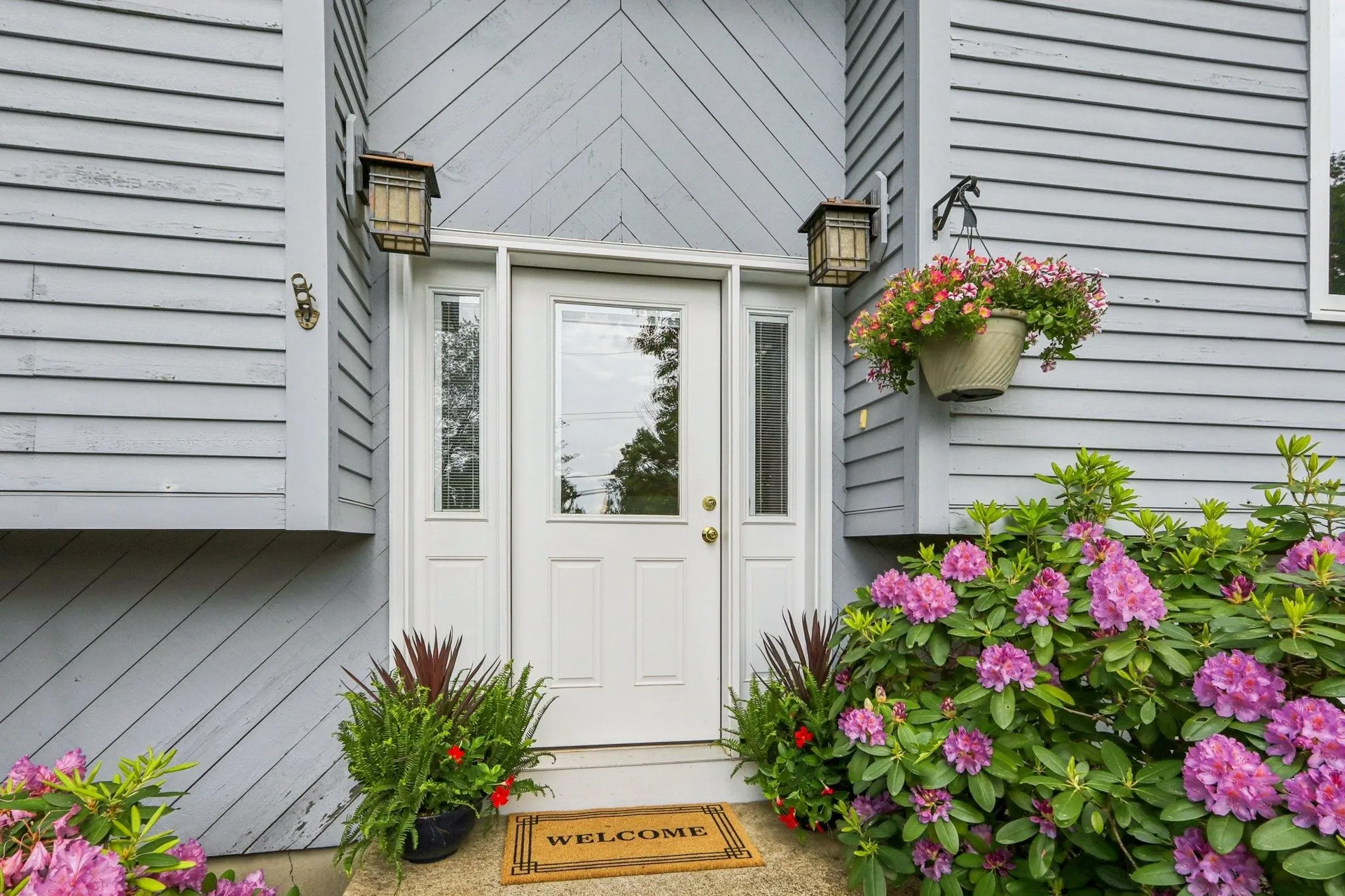 2 Warton Road Nashua NH 03062