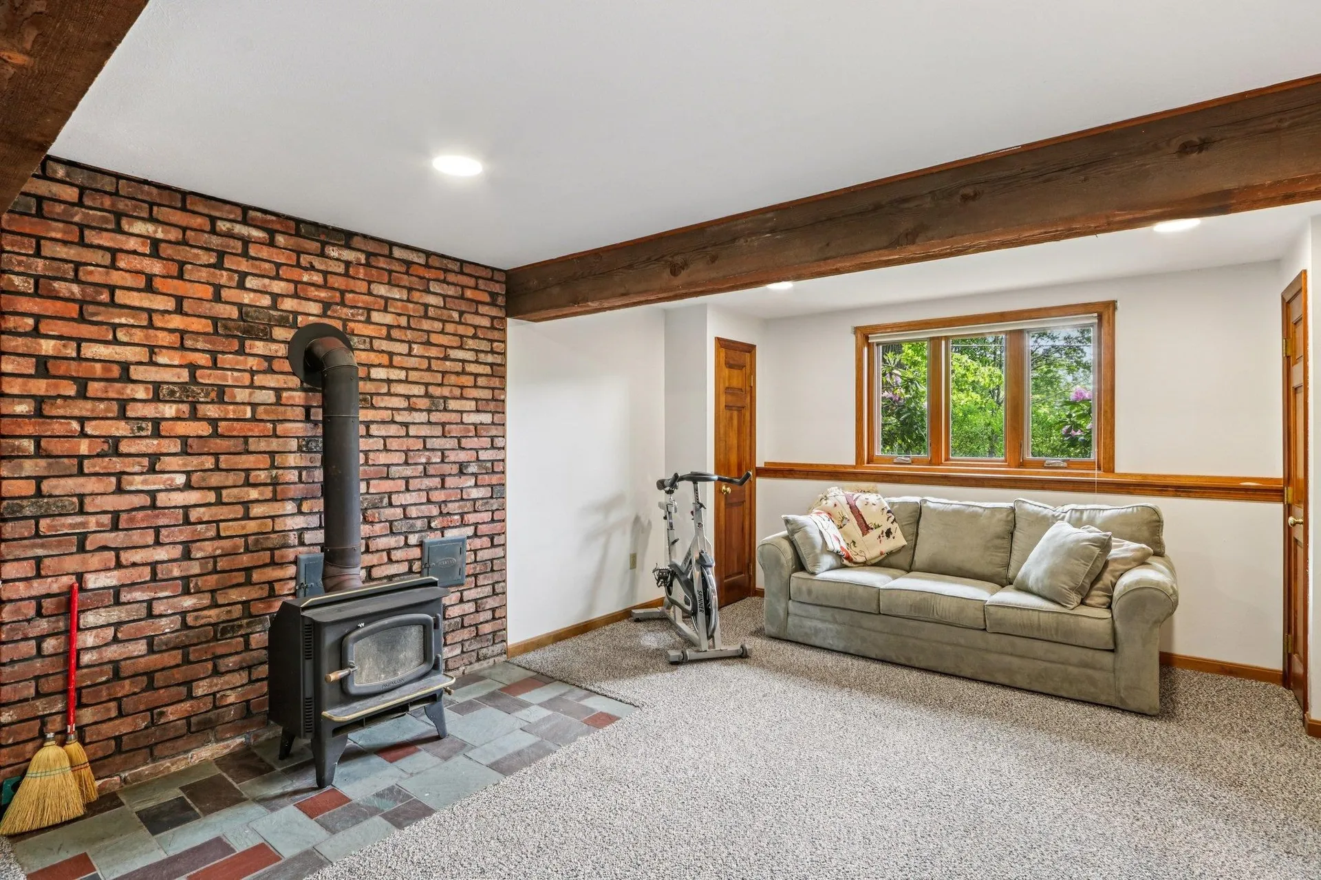 2 Warton Road Nashua NH 03062