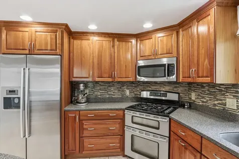 2 Warton Road Nashua NH 03062