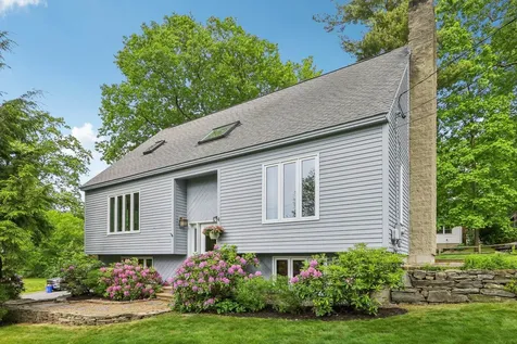 2 Warton Road Nashua NH 03062