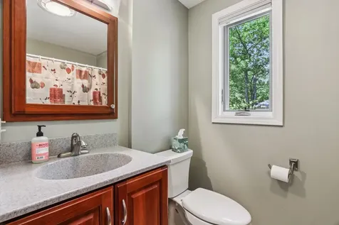 2 Warton Road Nashua NH 03062