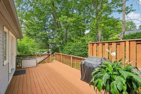 2 Warton Road Nashua NH 03062