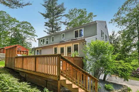 2 Warton Road Nashua NH 03062