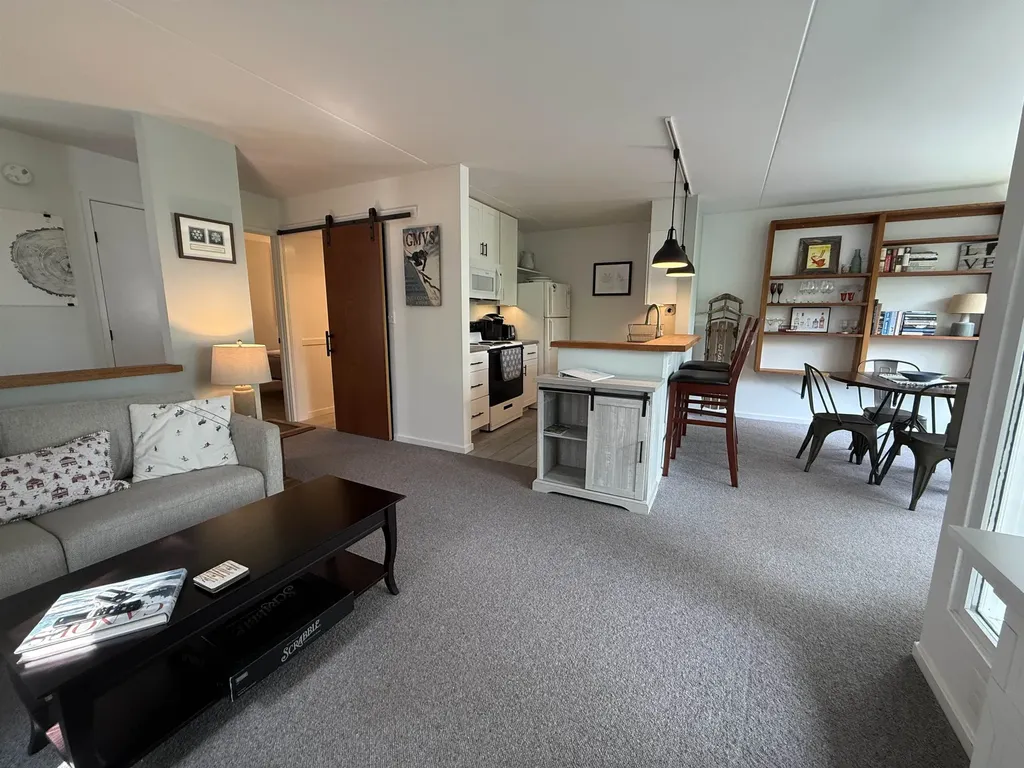 327 Bridges Resort Circle Warren VT 05674
