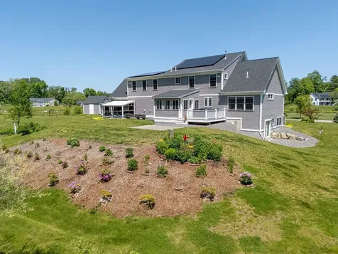 6 Tannery Way Kensington NH 03833