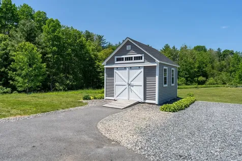 6 Tannery Way Kensington NH 03833