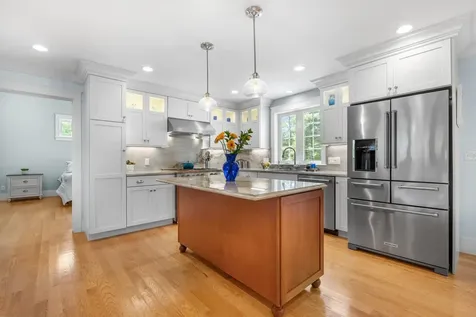 6 Tannery Way Kensington NH 03833