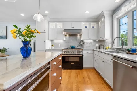 6 Tannery Way Kensington NH 03833