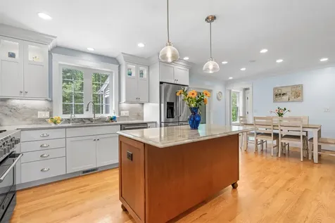 6 Tannery Way Kensington NH 03833
