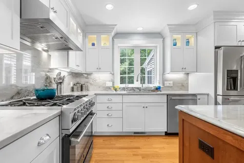 6 Tannery Way Kensington NH 03833