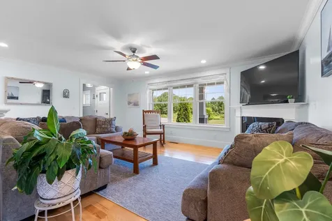 6 Tannery Way Kensington NH 03833