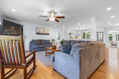 6 Tannery Way Kensington NH 03833