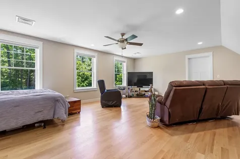 6 Tannery Way Kensington NH 03833