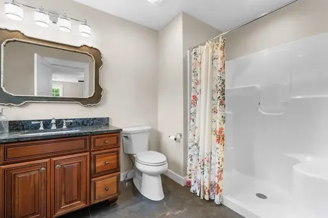6 Tannery Way Kensington NH 03833