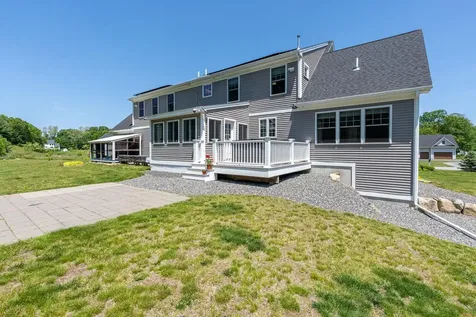 6 Tannery Way Kensington NH 03833
