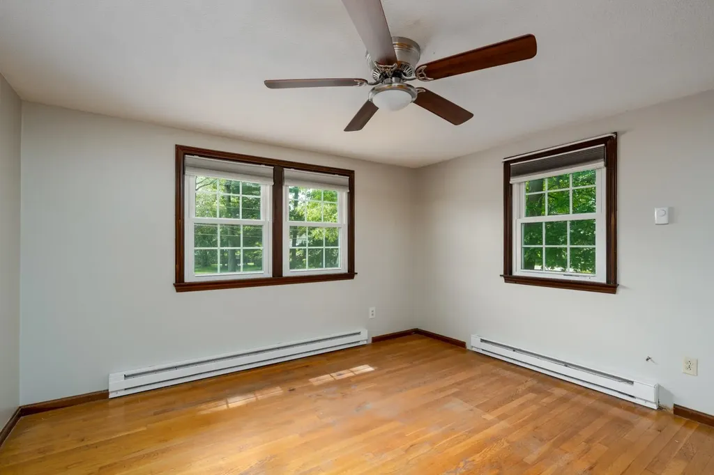 22 Chatham Circle Salem NH 03079