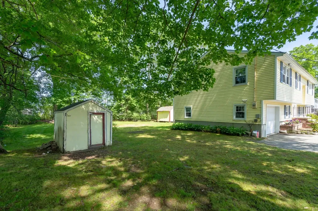 22 Chatham Circle Salem NH 03079