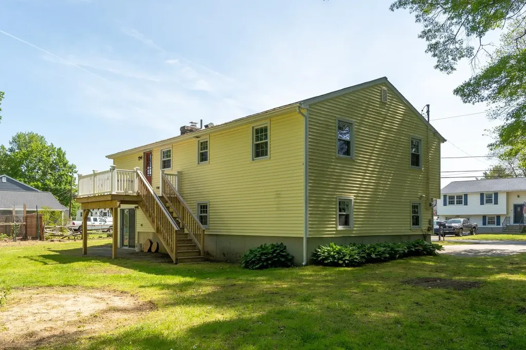 22 Chatham Circle Salem NH 03079