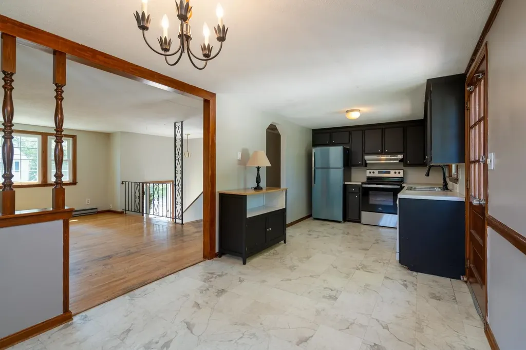 22 Chatham Circle Salem NH 03079