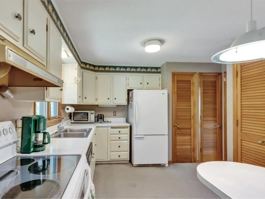 106 Silver Circle Barre Town VT 05641-9047