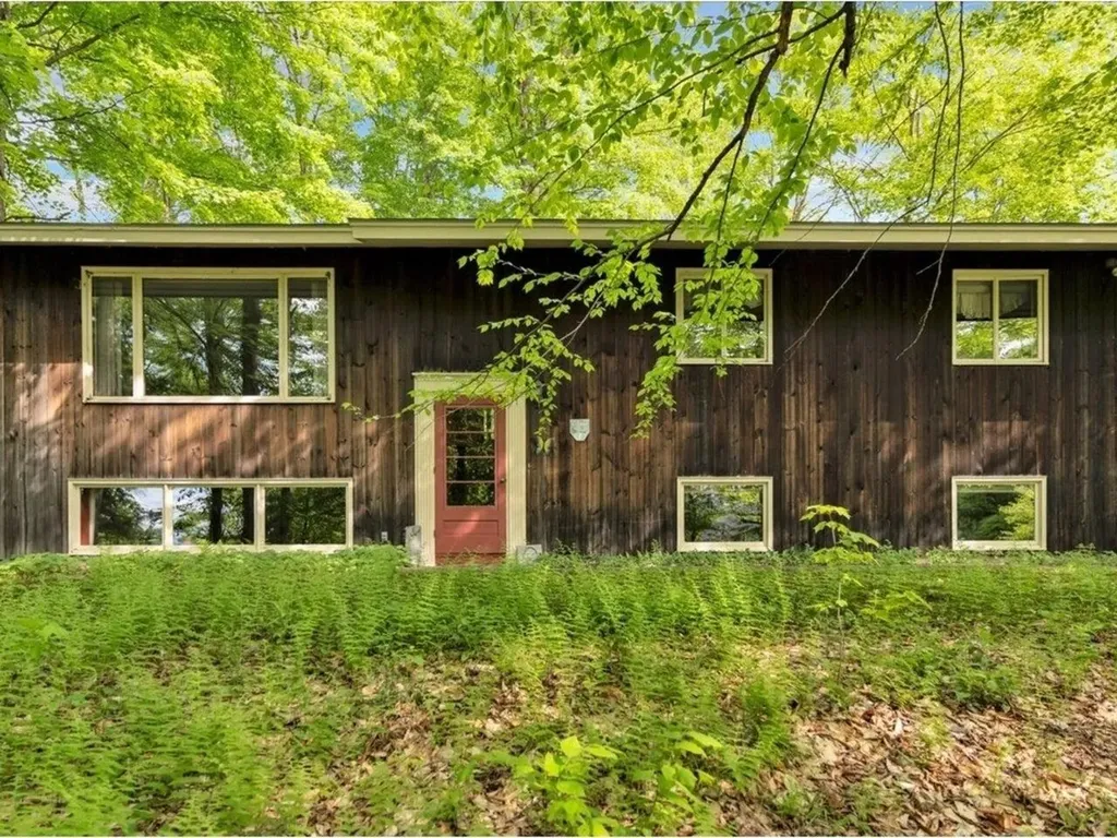 106 Silver Circle Barre Town VT 05641-9047