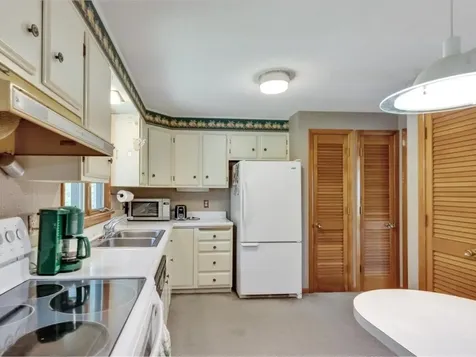 106 Silver Circle Barre Town VT 05641-9047