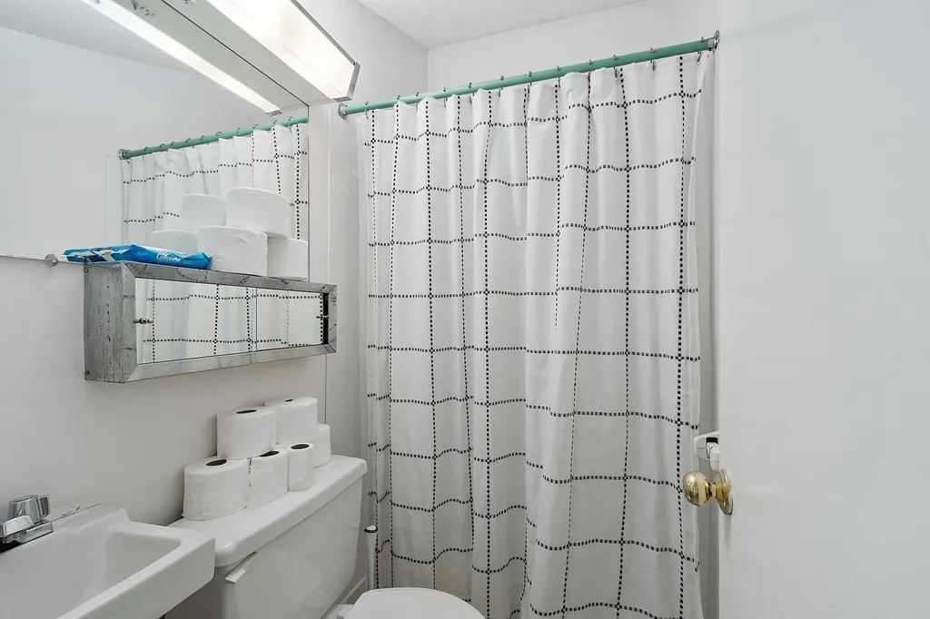 2 Candlewood Road Windham NH 03087