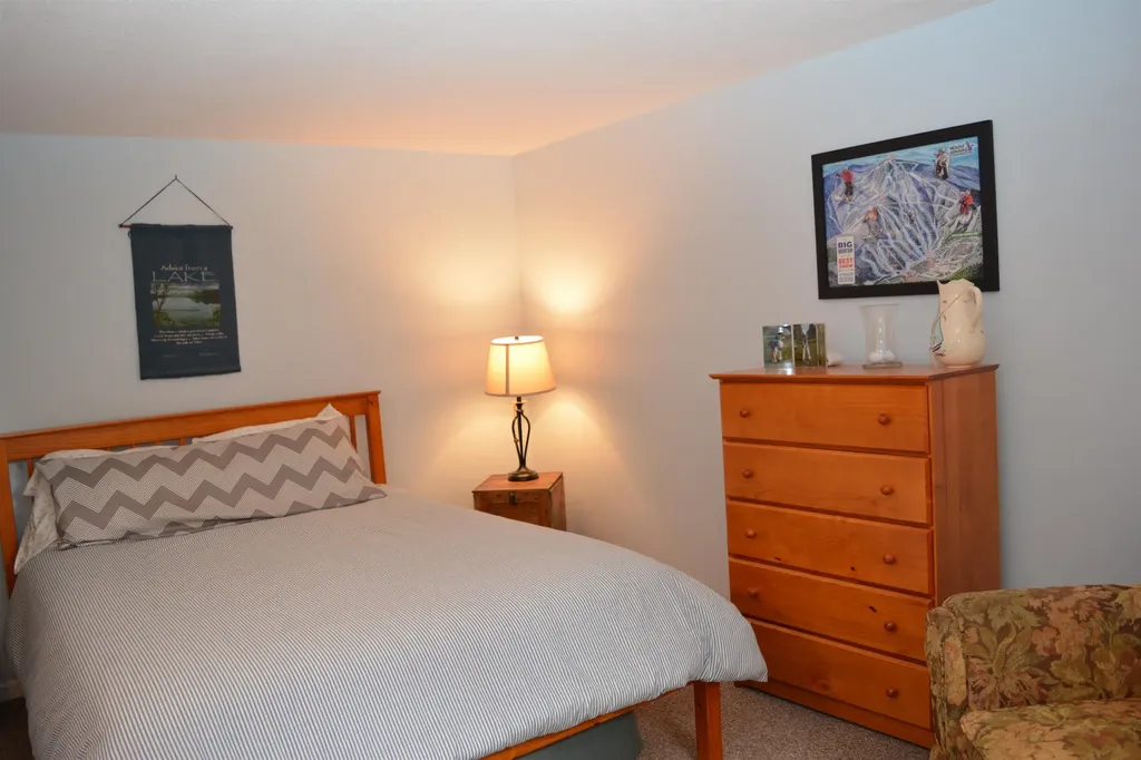 54 Black Duck Spur Grantham NH 03753