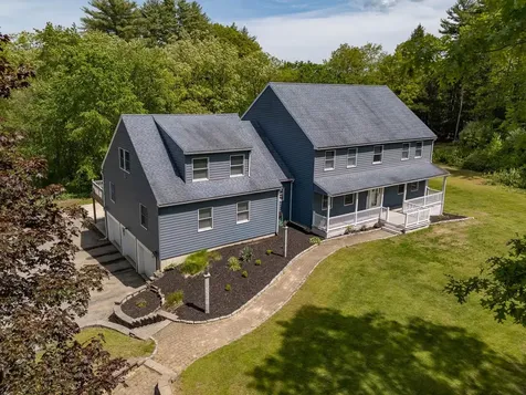 3 Evergreen Way East Kingston NH 03827