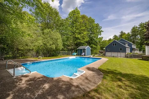 3 Evergreen Way East Kingston NH 03827