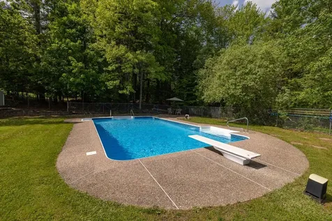 3 Evergreen Way East Kingston NH 03827