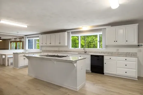 3 Evergreen Way East Kingston NH 03827