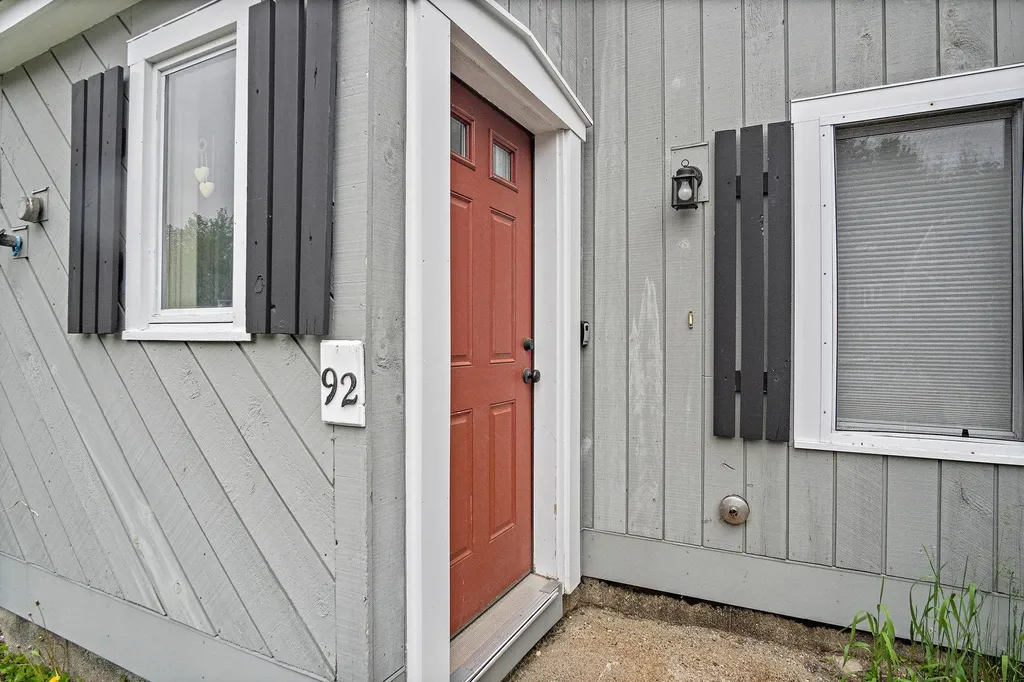 14 Monroe Drive Woodstock NH 03262