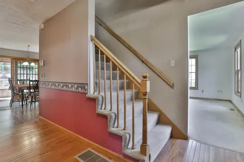 16 Tamarack Court Manchester NH 03103