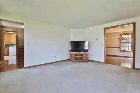 16 Tamarack Court Manchester NH 03103