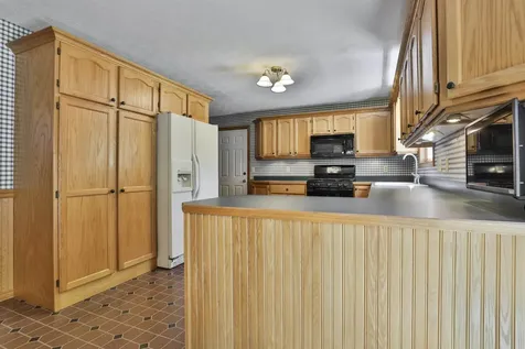 16 Tamarack Court Manchester NH 03103