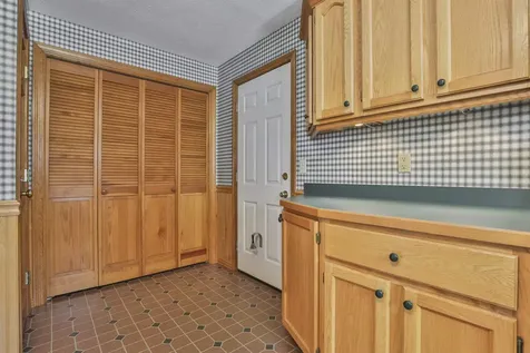 16 Tamarack Court Manchester NH 03103