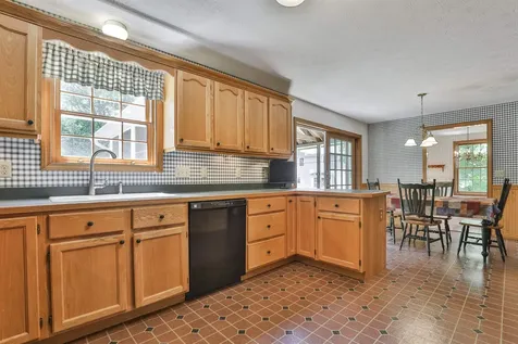 16 Tamarack Court Manchester NH 03103