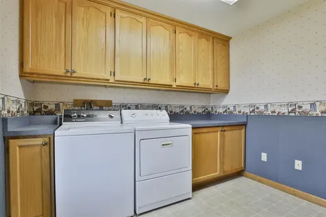 16 Tamarack Court Manchester NH 03103