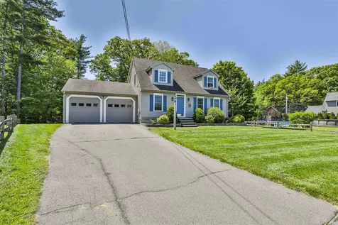 16 Tamarack Court Manchester NH 03103