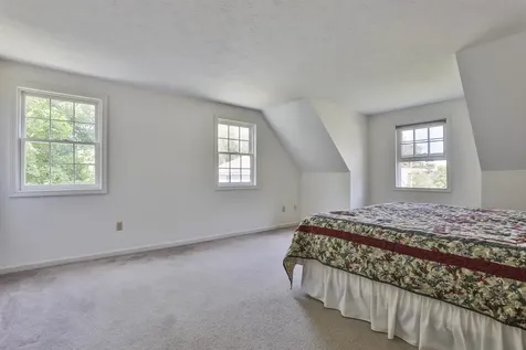 16 Tamarack Court Manchester NH 03103
