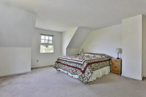 16 Tamarack Court Manchester NH 03103