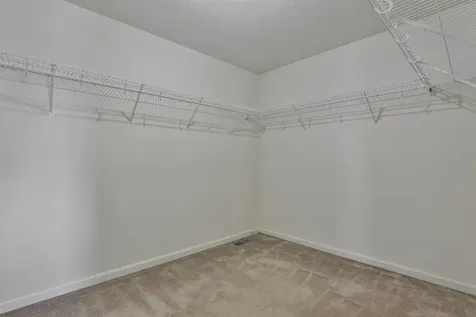 16 Tamarack Court Manchester NH 03103