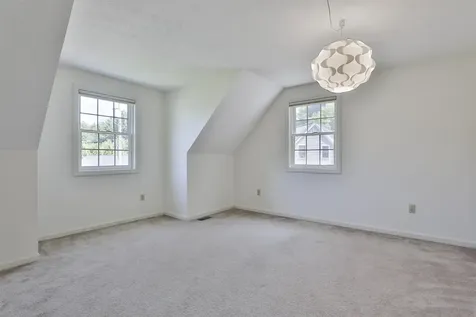 16 Tamarack Court Manchester NH 03103