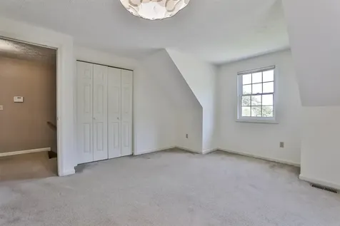 16 Tamarack Court Manchester NH 03103