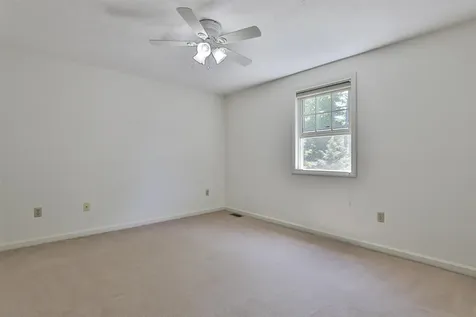 16 Tamarack Court Manchester NH 03103