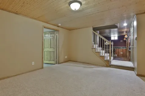 16 Tamarack Court Manchester NH 03103