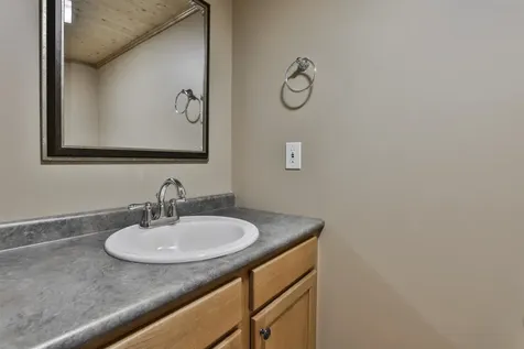 16 Tamarack Court Manchester NH 03103